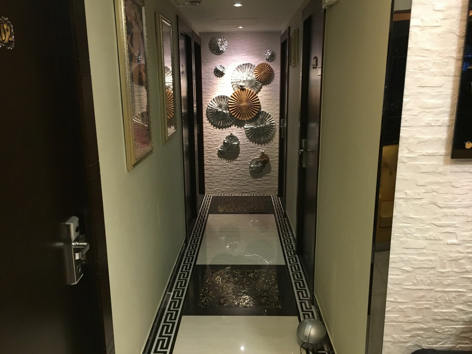 Seasons Hotel Гонконг Екстер'єр фото