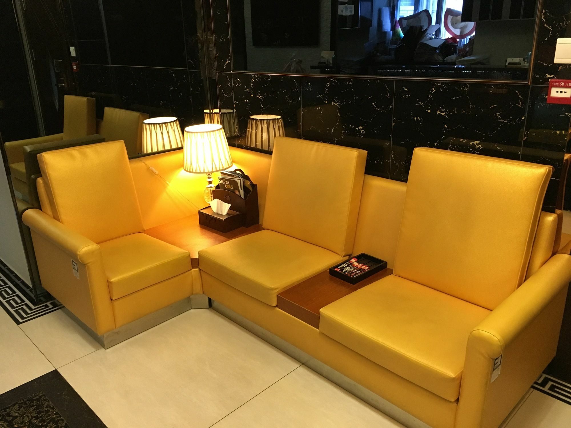 Seasons Hotel Гонконг Екстер'єр фото